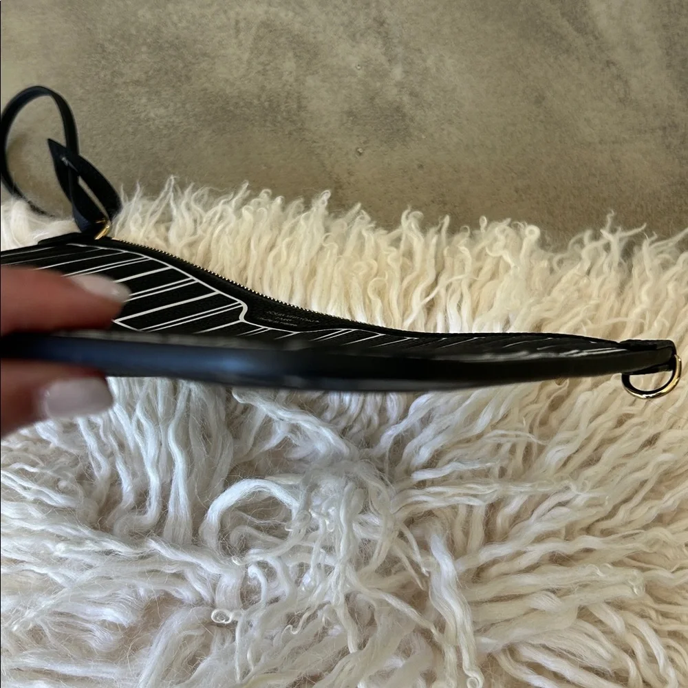🖤 NEW! Louis Vuitton Inside Out Pouch/Wristlet